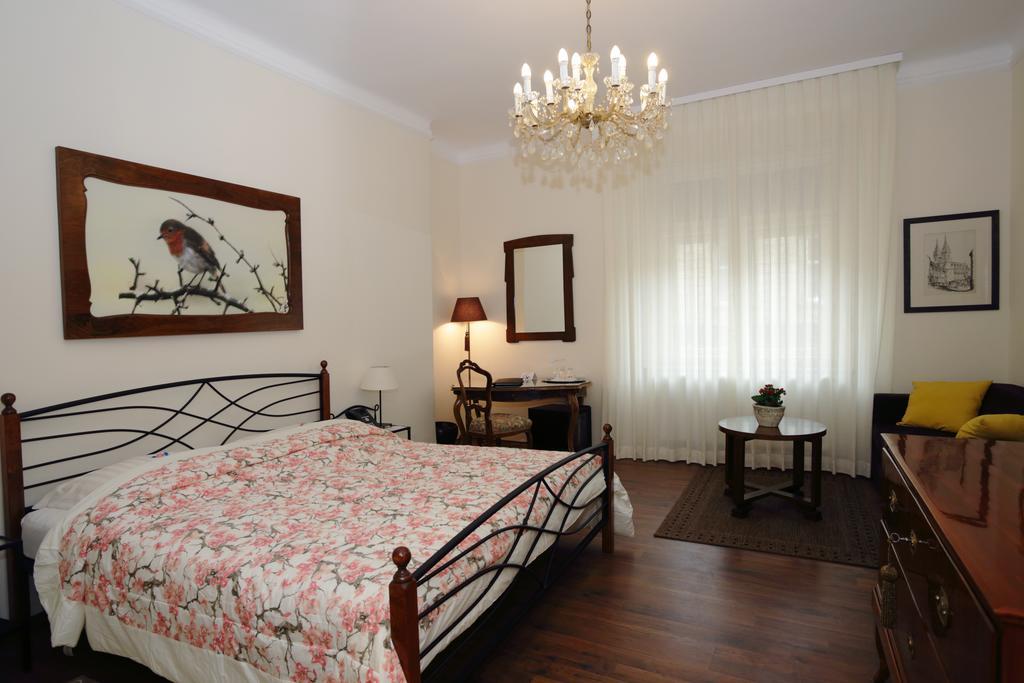 B&B Fotic Zagreb Rum bild