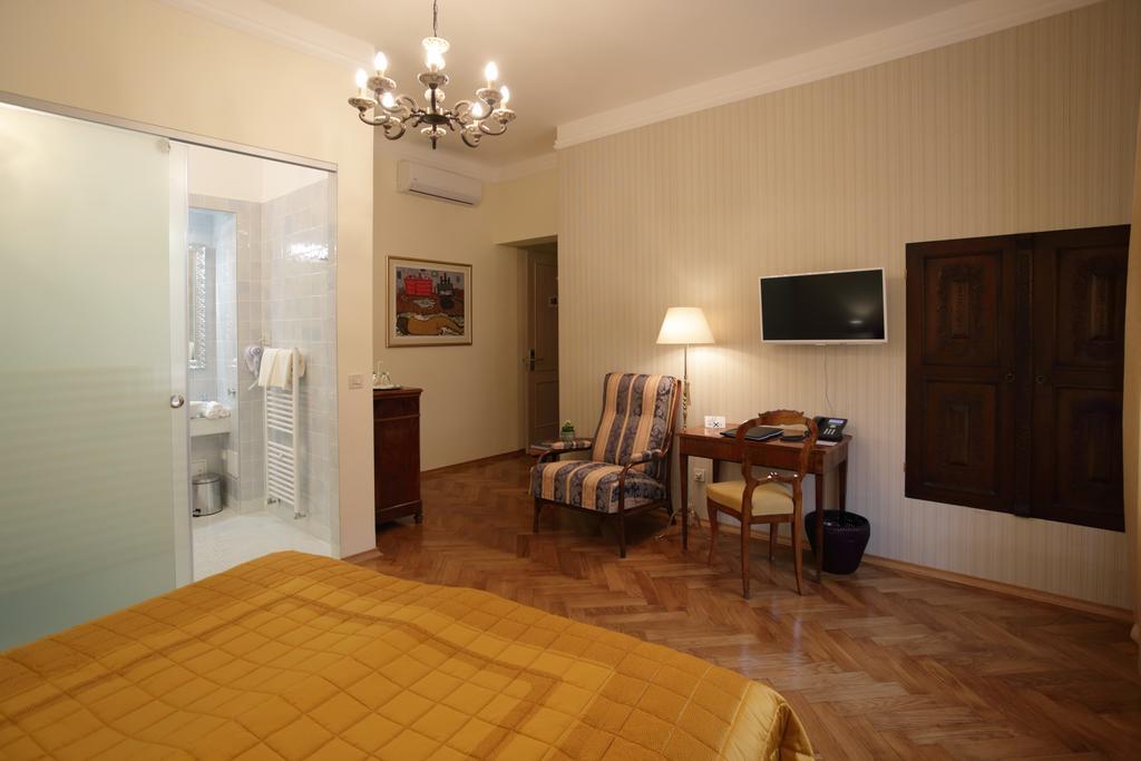 B&B Fotic Zagreb Rum bild