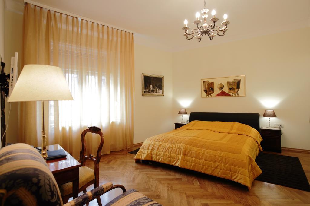 B&B Fotic Zagreb Rum bild