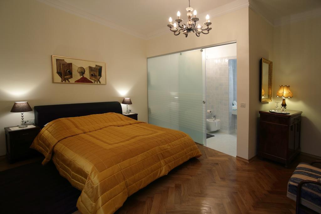 B&B Fotic Zagreb Rum bild